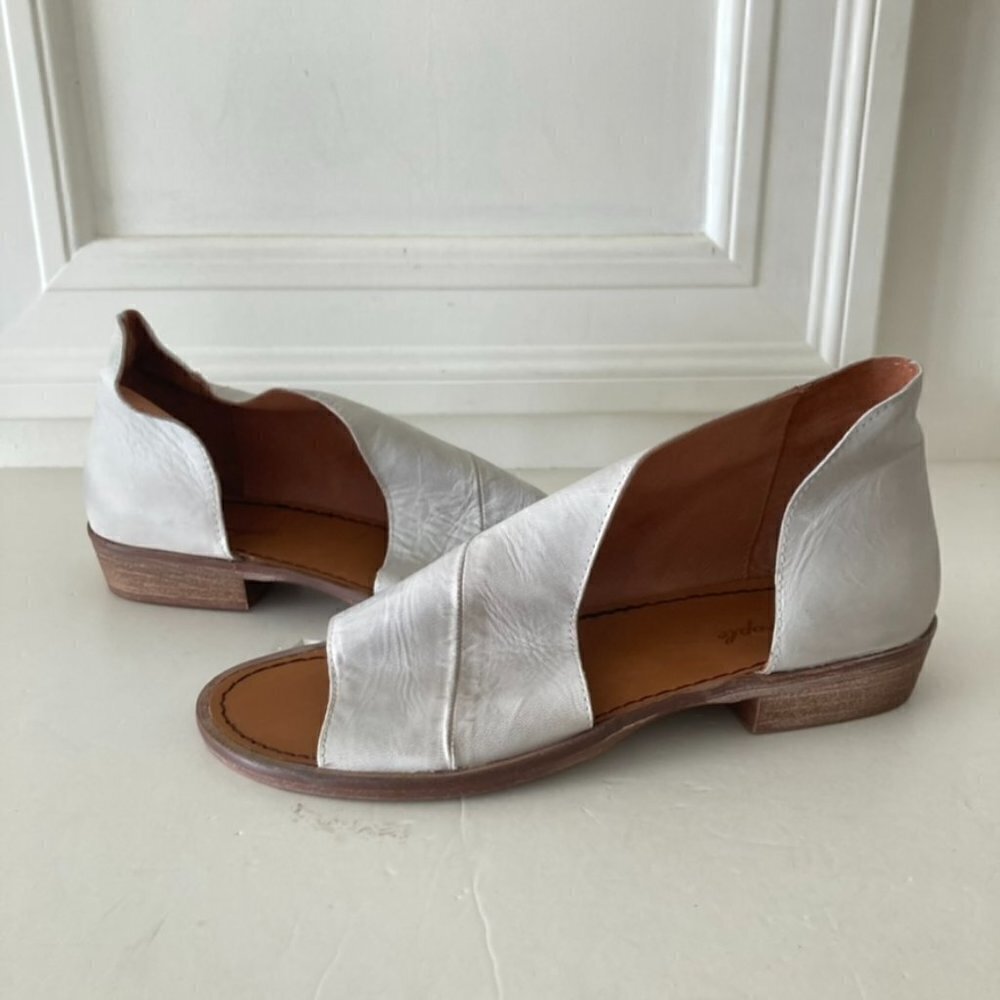 NWOT Free People Mont Blanc Creme Cutout Leather Sandals Sz 41 - Picture 1 of 8
